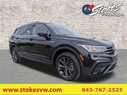 Deep Black Pearl Effect 2023 Volkswagen Tiguan 2.0T SE SUV