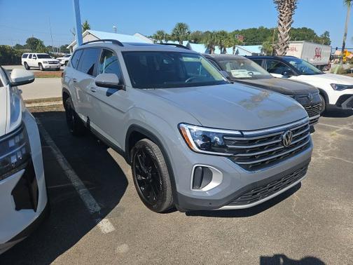 Pure Gray 2026 Volkswagen Atlas 2.0T SE w/ Technology