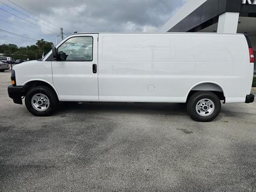 2025 GMC Savana 2500 Work Van