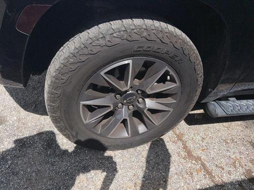 Black 2021 Chevrolet Suburban 4WD Z71