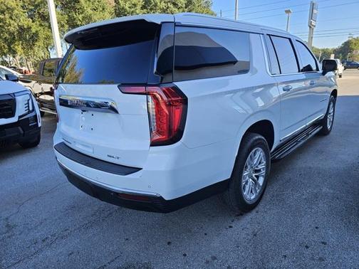 2023 GMC Yukon XL SLT