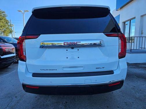 2023 GMC Yukon XL SLT