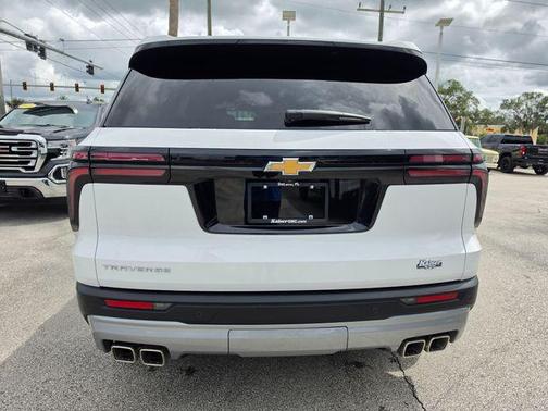 Summit White 2026 Chevrolet Traverse LT