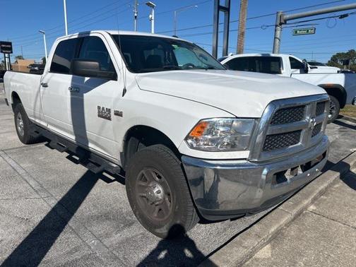 2017 RAM 2500 SLT Crew Cab 4x4 8' Box