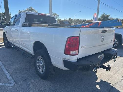 2017 RAM 2500 SLT Crew Cab 4x4 8' Box