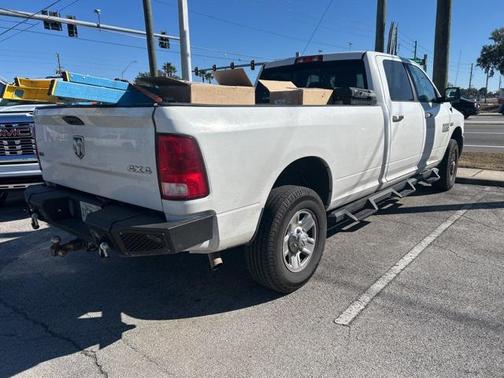 2017 RAM 2500 SLT Crew Cab 4x4 8' Box