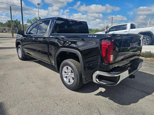 Onyx Black 2026 GMC Sierra 1500 SLE