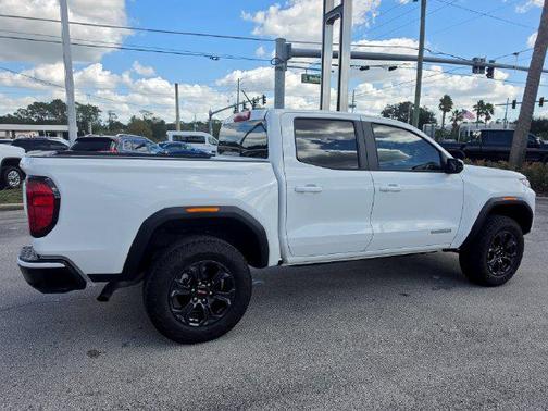 Summit White 2024 GMC Canyon Elevation