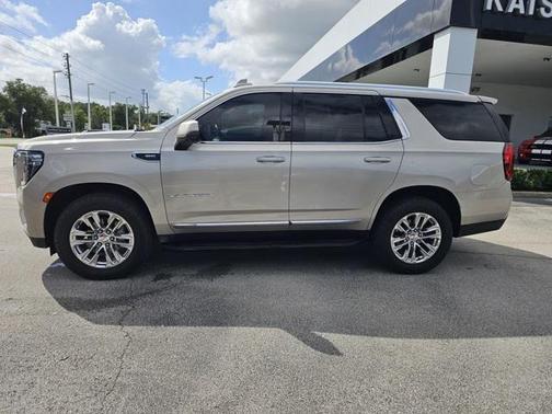 2022 GMC Yukon SLT
