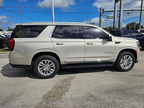 2022 GMC Yukon SLT