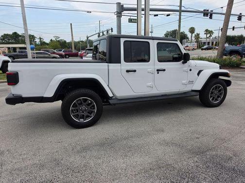 Bright White Clearcoat 2020 Jeep Gladiator Overland