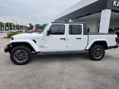 Bright White Clearcoat 2020 Jeep Gladiator Overland