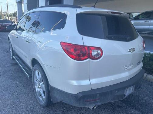 White Diamond Clearcoat 2012 Chevrolet Traverse LTZ