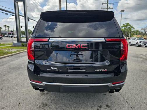 Onyx Black 2025 GMC Yukon 4WD AT4