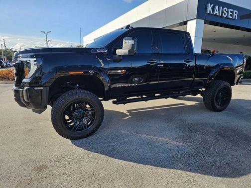 2024 GMC Sierra 2500 AT4