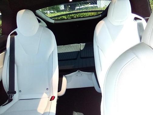 2022 Tesla Model X Plaid Tri Motor All-Wheel Drive