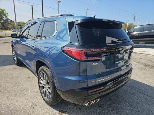 Downpour Metall 2026 GMC Acadia Denali