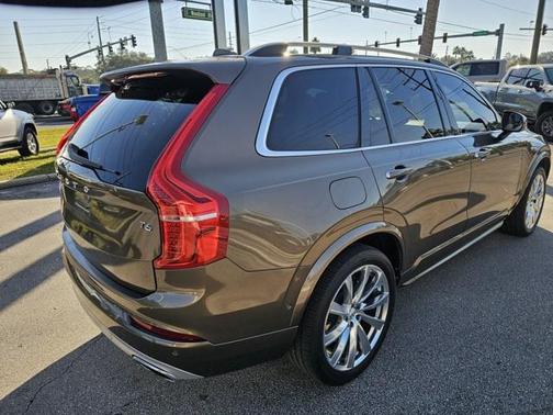 2017 Volvo XC90 T6 Momentum