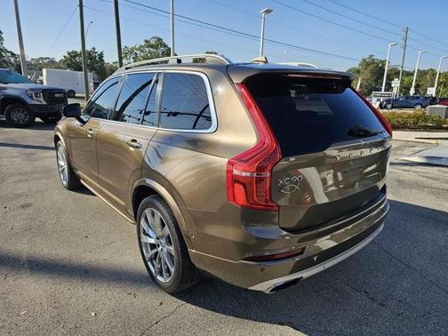 2017 Volvo XC90 T6 Momentum