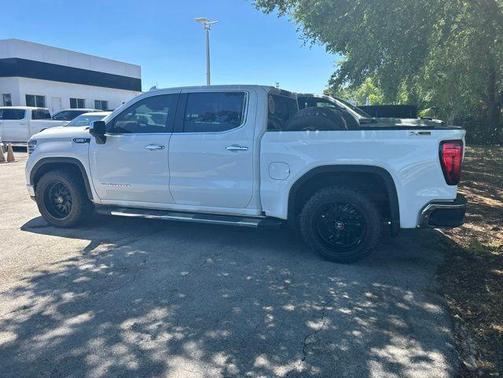 Summit White 2023 GMC Sierra 1500 SLT