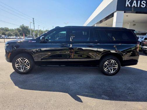 Black 2025 Chevrolet Suburban 4WD Z71