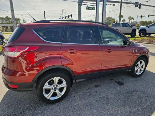White Platinum Metallic Tri-Coat 2015 Ford Escape SE