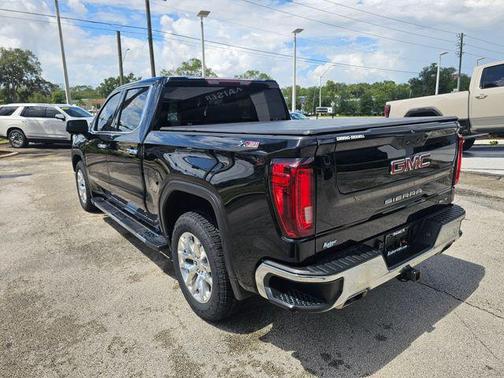 Onyx Black 2021 GMC Sierra 1500 SLT
