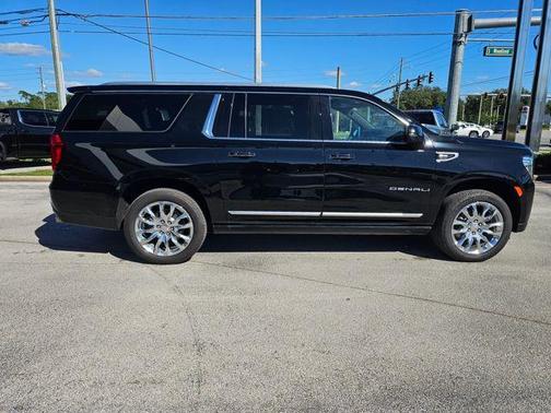 2022 GMC Yukon XL Denali
