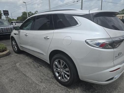 2022 Buick Enclave FWD Avenir