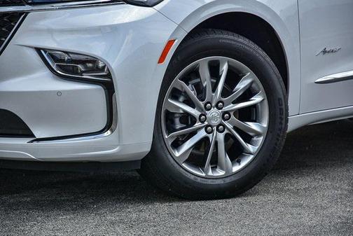 2022 Buick Enclave FWD Avenir