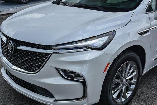 2022 Buick Enclave FWD Avenir