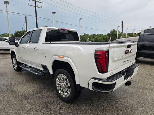 White Frost Tricoat 2025 GMC Sierra 2500 Denali