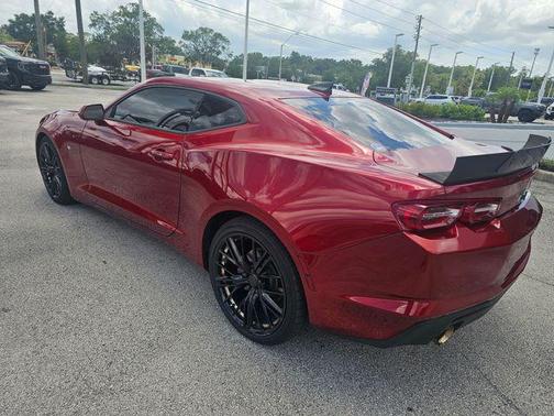 Wild Cherry Tintcoat 2022 Chevrolet Camaro 1LT