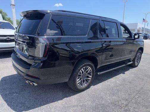 Black 2025 Chevrolet Suburban 4WD Z71
