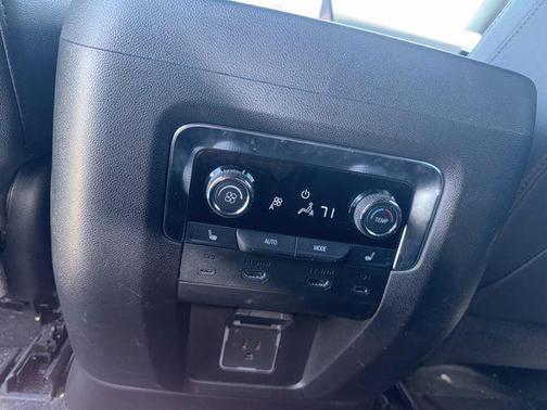 Black 2025 Chevrolet Suburban 4WD Z71