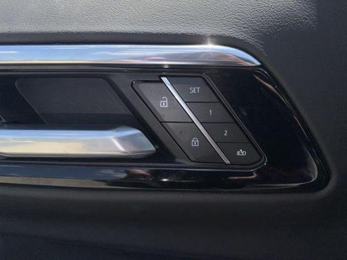 Black 2025 Chevrolet Suburban 4WD Z71