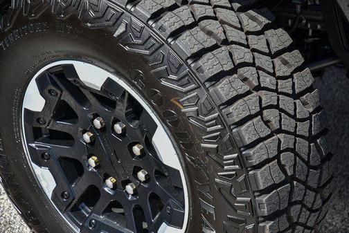 Void Black 2025 GMC HUMMER EV SUV 2X