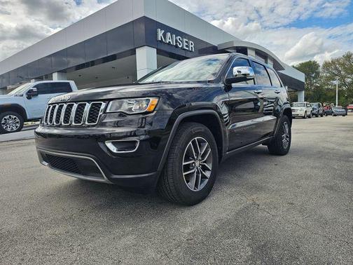 Diamond Black Crystal Pearlcoat 2017 Jeep Grand Cherokee Limited
