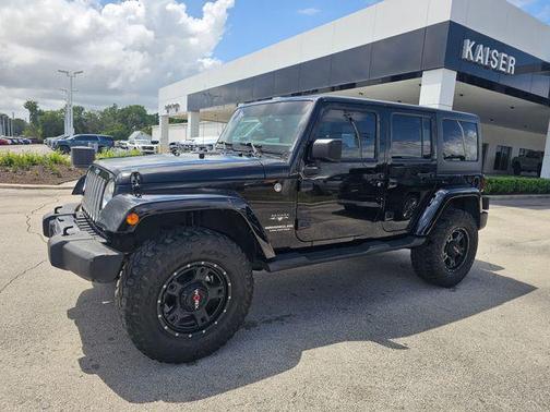 Black Clearcoat 2016 Jeep Wrangler Unlimited Sahara