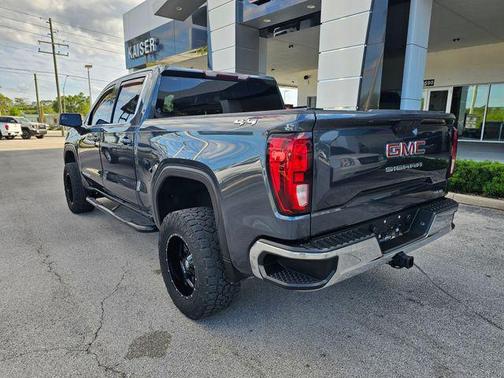 Sky 2020 GMC Sierra 1500 SLE