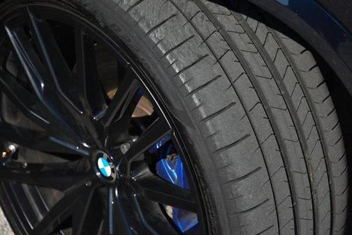 2024 BMW X5 M60i