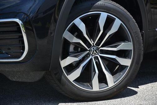 2022 Volkswagen Atlas Cross Sport 3.6L V6 SEL Premium R-Line