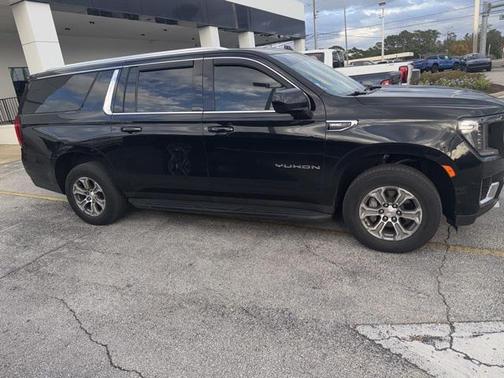 2022 GMC Yukon XL SLE