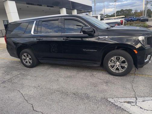 2022 GMC Yukon XL SLE