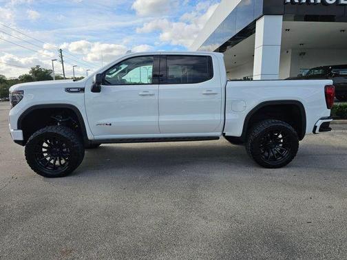 2025 GMC Sierra 1500 AT4