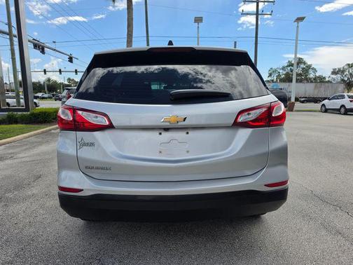 Silver Ice Metallic 2021 Chevrolet Equinox LS