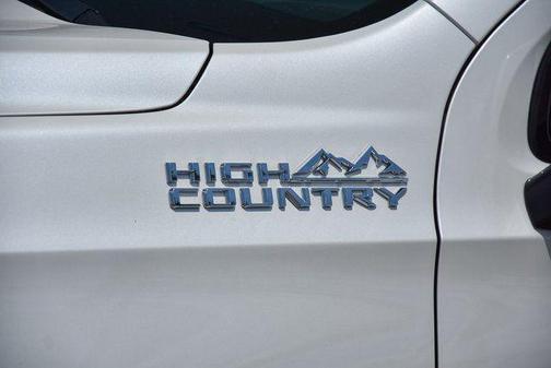 2024 Chevrolet Suburban 4WD High Country