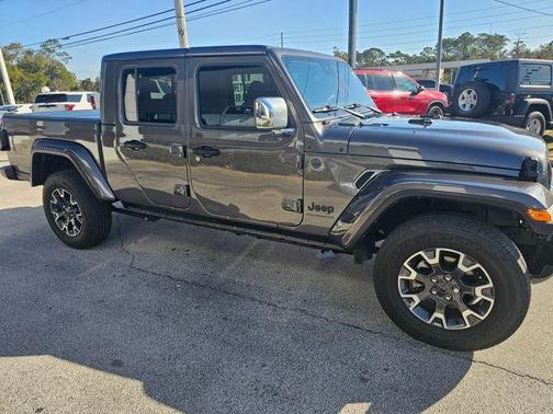 2024 Jeep Gladiator Sport S