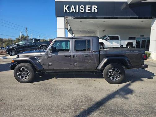 2024 Jeep Gladiator Sport S