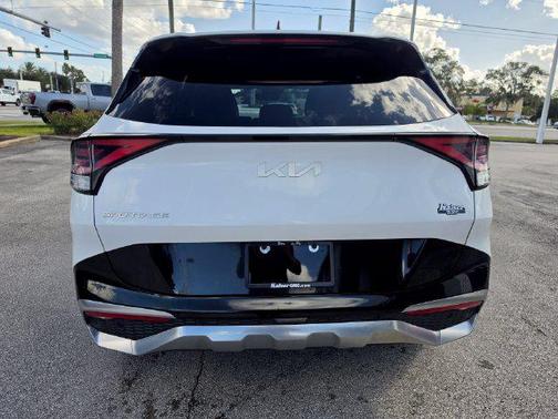 Glacial White Pearl 2023 Kia Sportage SX-Prestige